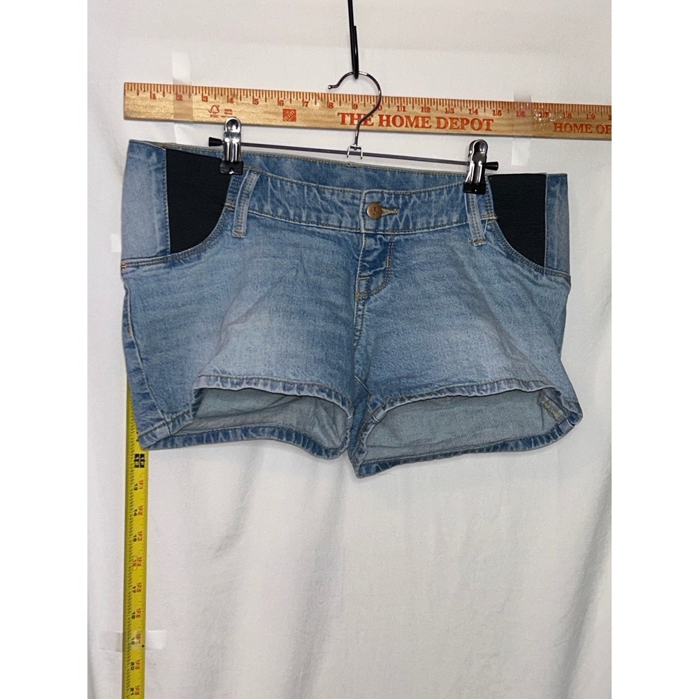 Isabel Maternity‎ by Ingrid & Isabel Light Wash Midi Denim Shorts Size 2